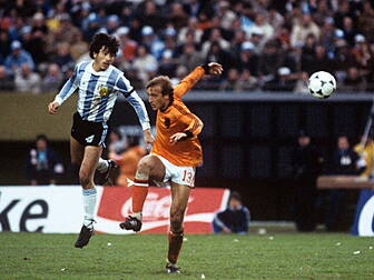 Johan Neeskens on the intimida...